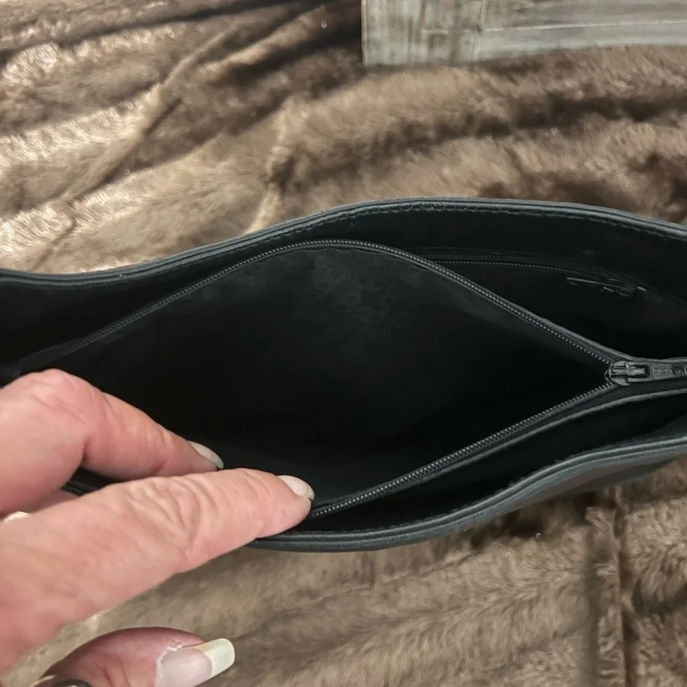 Bally Vintage Black Leather Shoulder Bag with Rubber Bottom - Picture 9 of 10